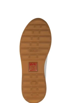 Ara - Ovation Runner